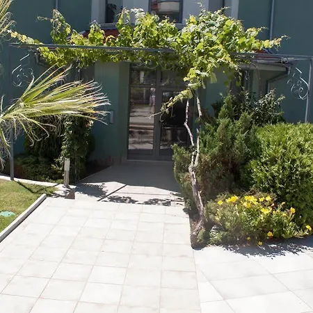 شقة فندقية Gardenia Vacation Settlement 3*