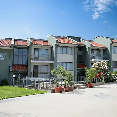 شقة فندقية Gardenia Vacation Settlement سوزوبول