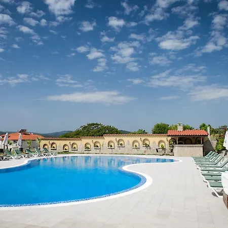 شقة فندقية Gardenia Vacation Settlement 3*